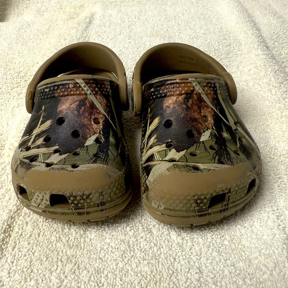 The Crocs Kids Toddler Size C 4 Baby Camo Slip On Clogs Unisex - Picture 5 of 9